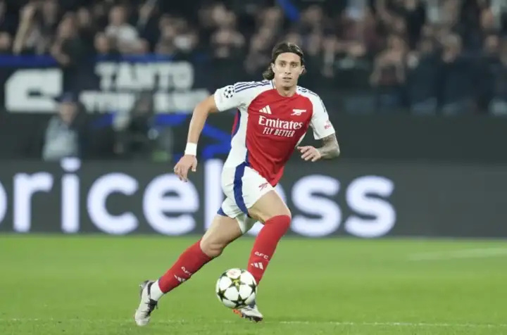 边翼卫等位, 看阿森纳比, 面对对方密 边翼卫等位, 看阿森纳比, 面对对方密